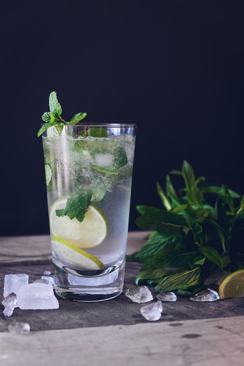 Woda z limonką i poranne nawyki dla metabolizmu